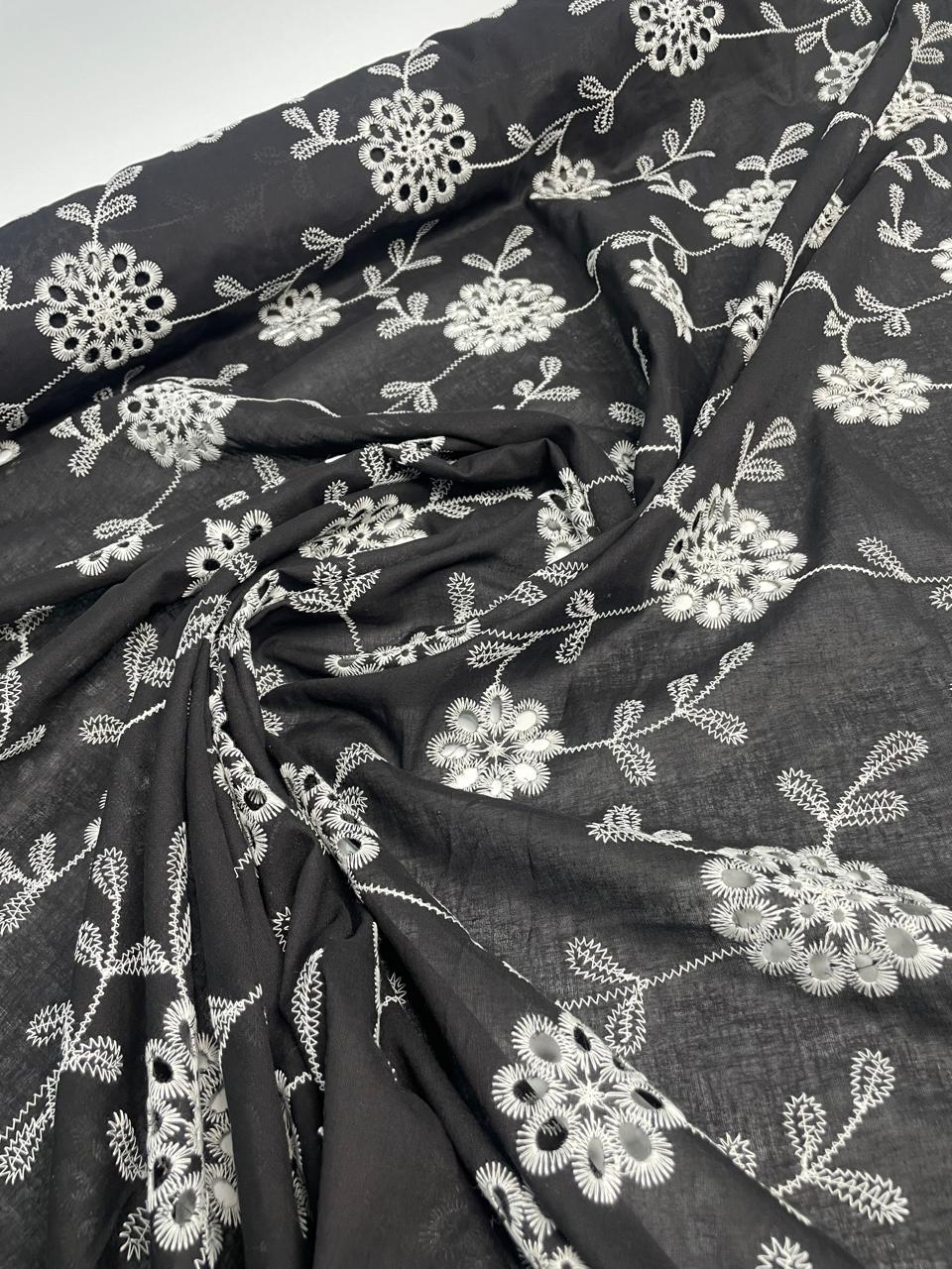 Laise Bordado Ramos Preto