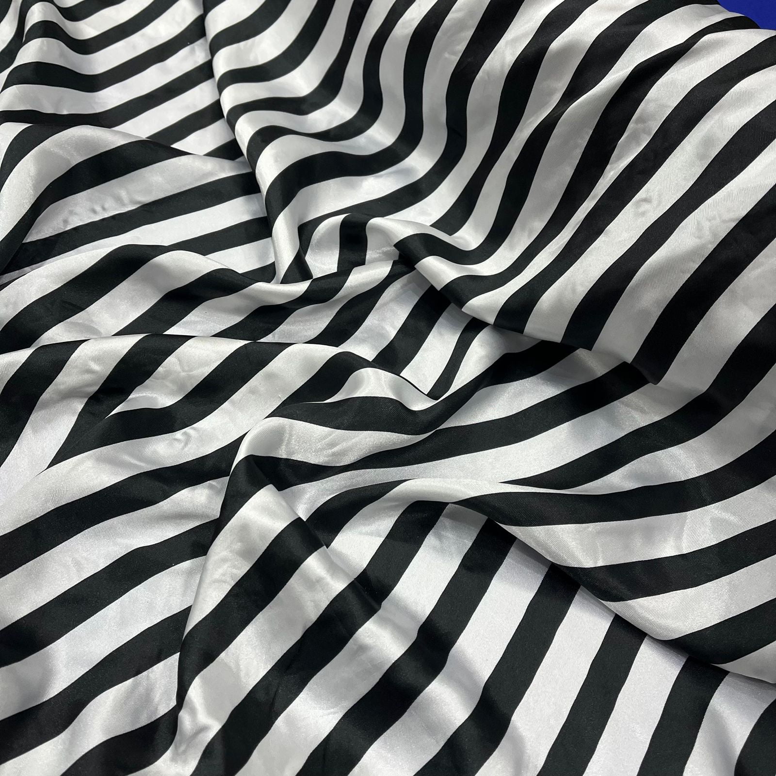 Cetim Estampado Listrado Branco e Preto