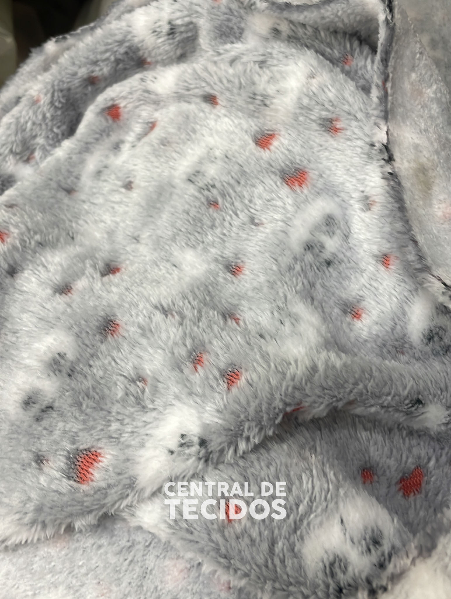 Fleece Multicolor 3D Pandionha e Corações Cinza