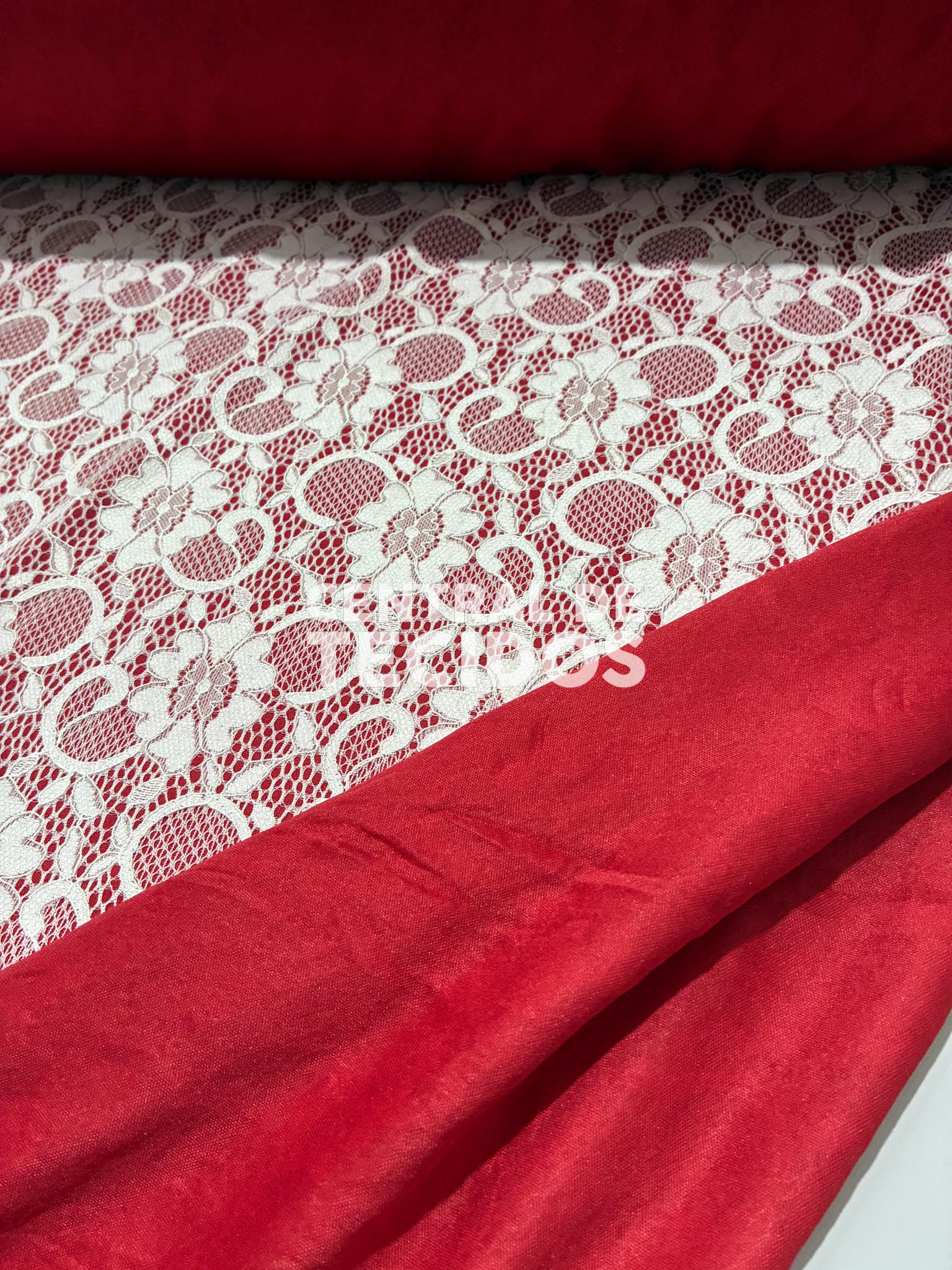 Renda com Elastano com Forro Branca e Vermelha