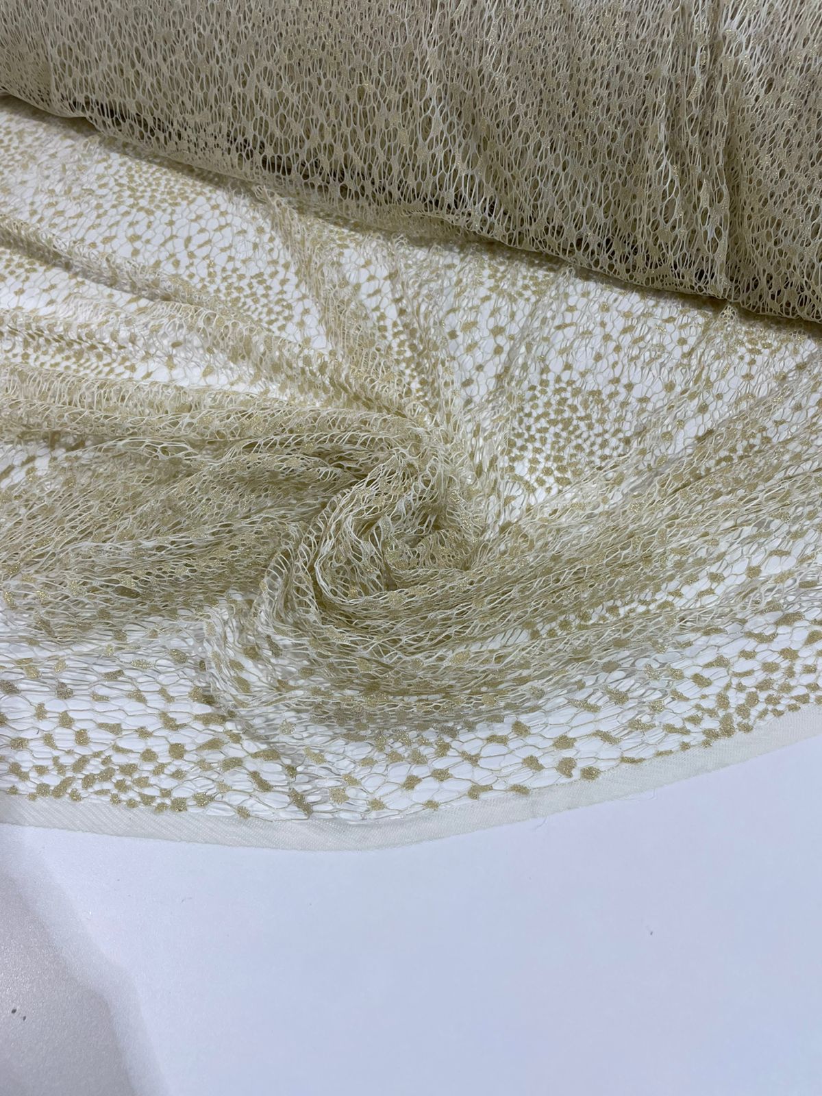 Renda Tela Lurex Bege