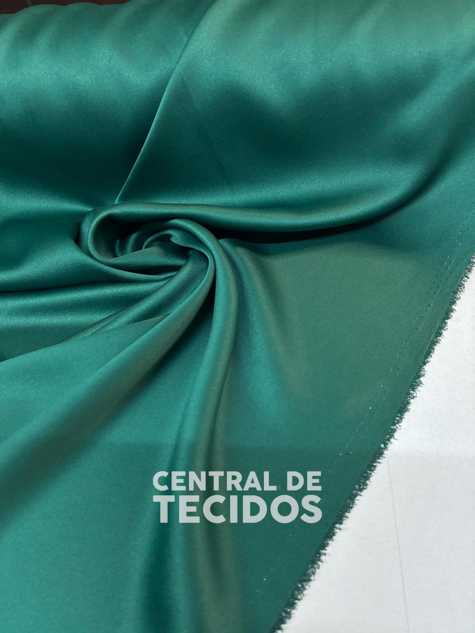 Crepe Amanda Liso  Verde Folha
