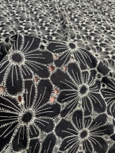 Laise Bicolor Bordado Flor Preto