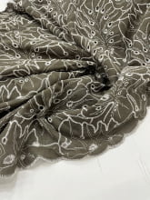 Broderi Laise Bordado Folhas Verde Militar