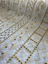 Laise Bordado Algodão Étnico Branco e Dourado