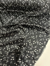 Cetim Estampado Notas Musicais Branco Fundo Preto 