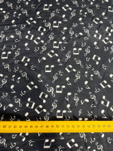 Cetim Estampado Notas Musicais Branco Fundo Preto 