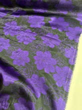 Cetim Estampado Floral Roxo Fundo Preto 02