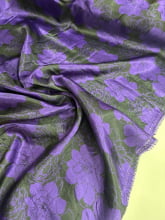 Cetim Estampado Floral Roxo Fundo Preto 02