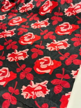 Cetim Estampado Flores Vermelhas fundo Preto 02