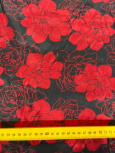 Cetim Estampado Flores Vermelhas fundo Preto 03