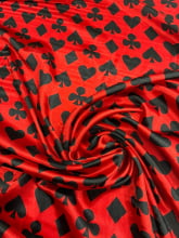 Cetim Estampado | Naipes Preto - Fundo Vermelho