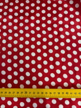 Cetim Estampado Poá Branco M Fundo Vermelho