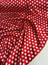 Cetim Estampado Poá M branco fundo vermelho 