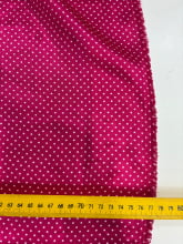 Cetim Estampado Poá PP branco fundo rosa