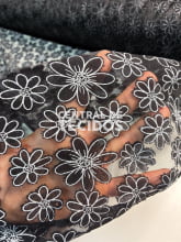 Tule Bordado Margarida Preto
