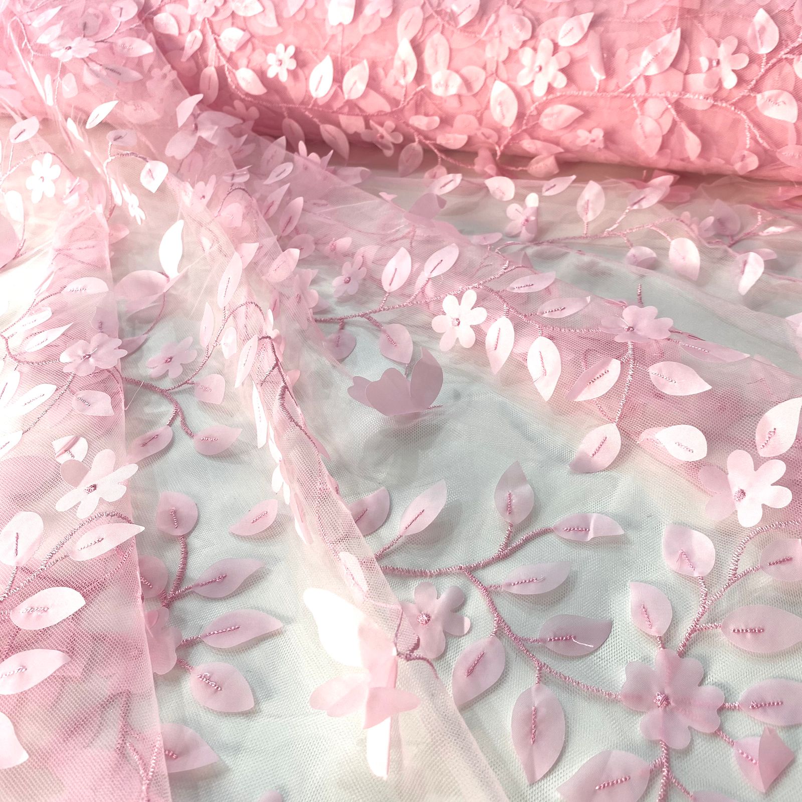 Tule Bordado 3D | Folhas e Borboletas Rosa