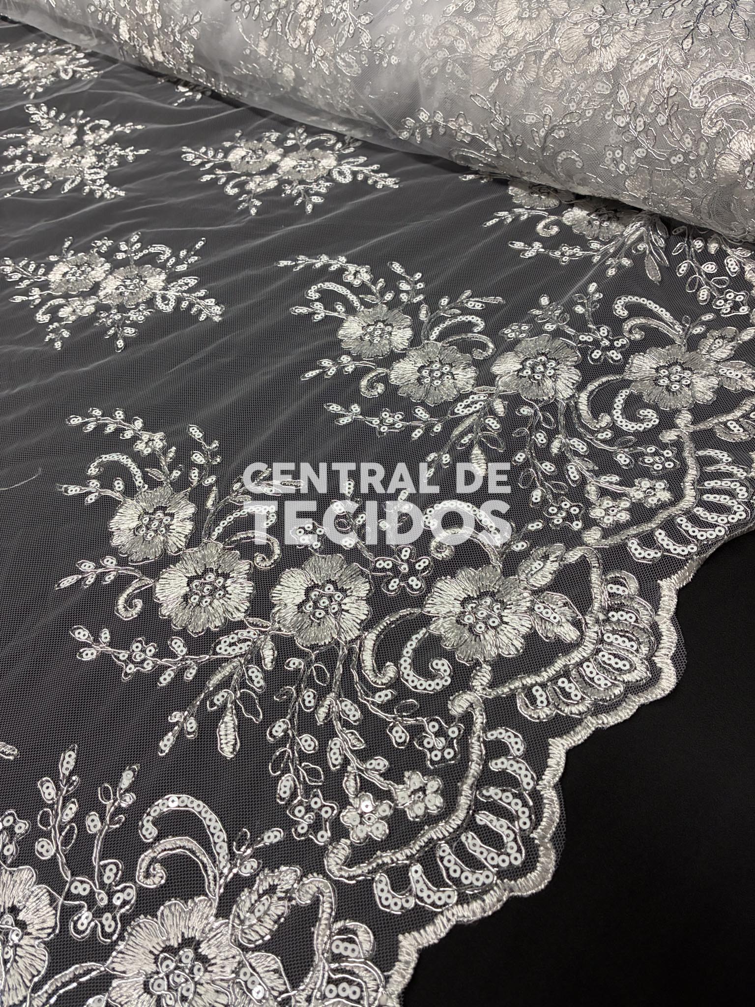 Tule Bordado Metálico Soho Branco Prata 252