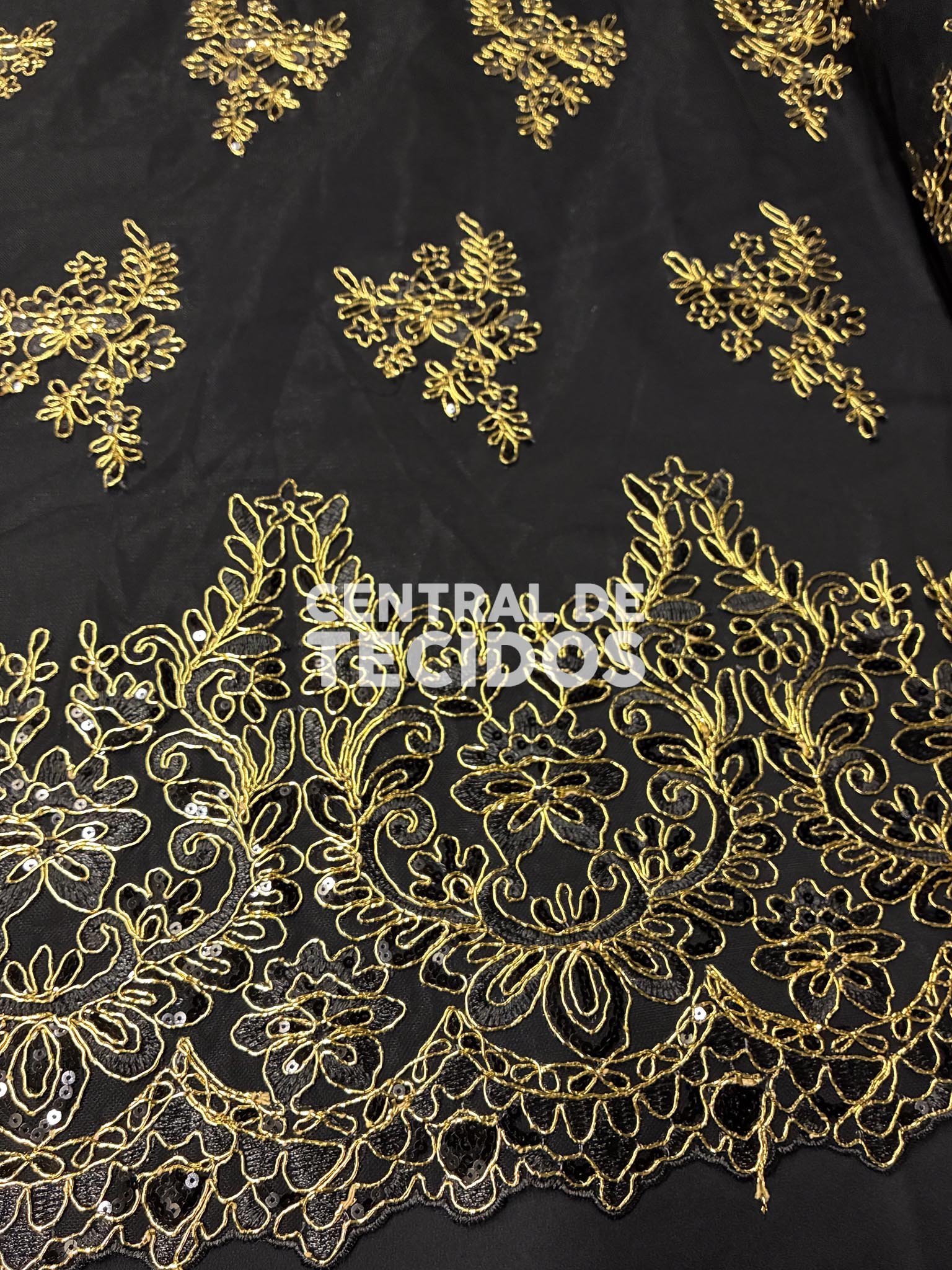 Tule Bordado Metálico Soho Preto e Dourado 251