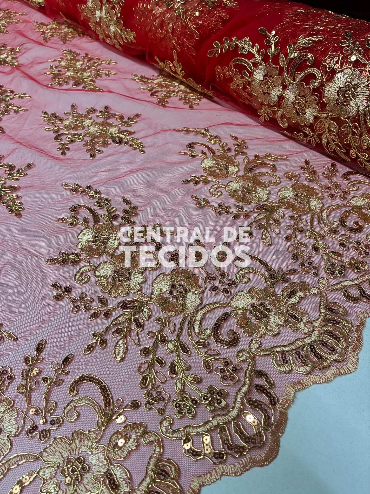 Tule Bordado Metálico Soho Vermelho com Dourado 252